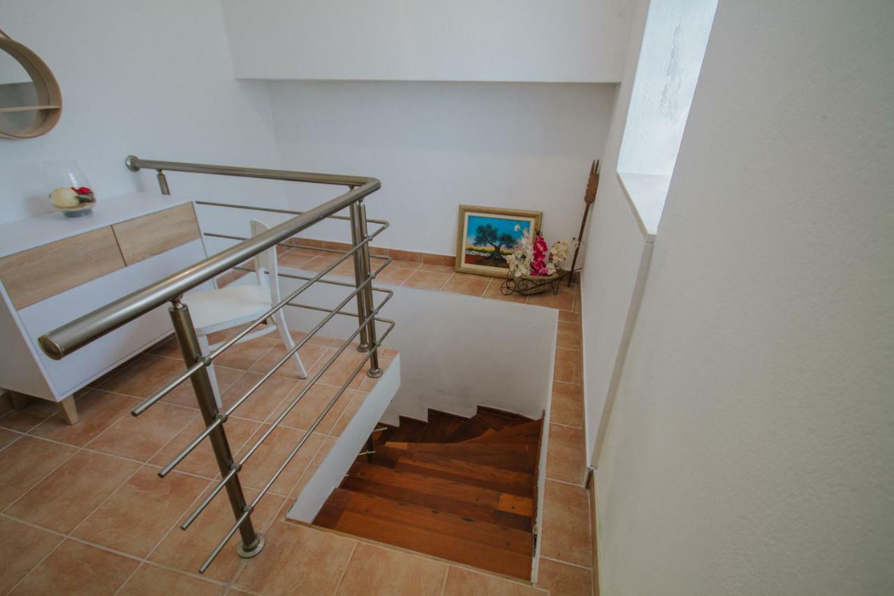 Villa Lanterna Prapatnica Bagian luar foto